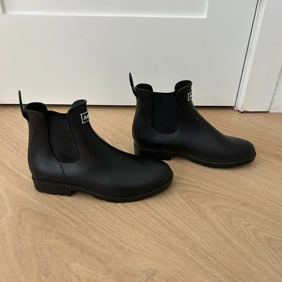 Asgard Women's Black Chelsea Rain Boots Size 7.5 - Picture 3 of 6